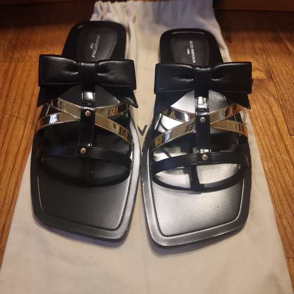 Louis Vuitton Slides - Picture 2 of 5
